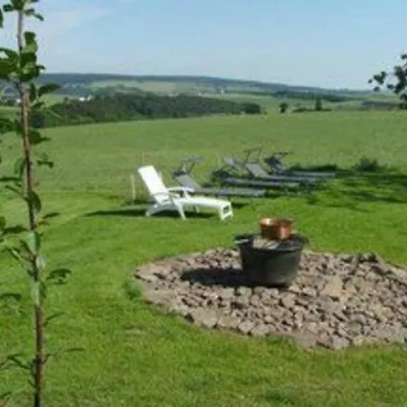 Peaceful Holiday In Oberlascheid With Pool Hébergement de vacances Sellerich